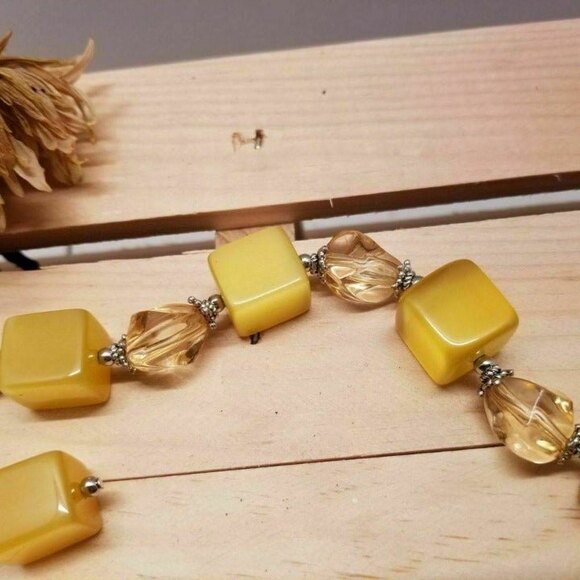 Vintage Yellow Moonglow Cube Necklace & Earring Set – 22" Retro Jewelry - Picture 7 of 10